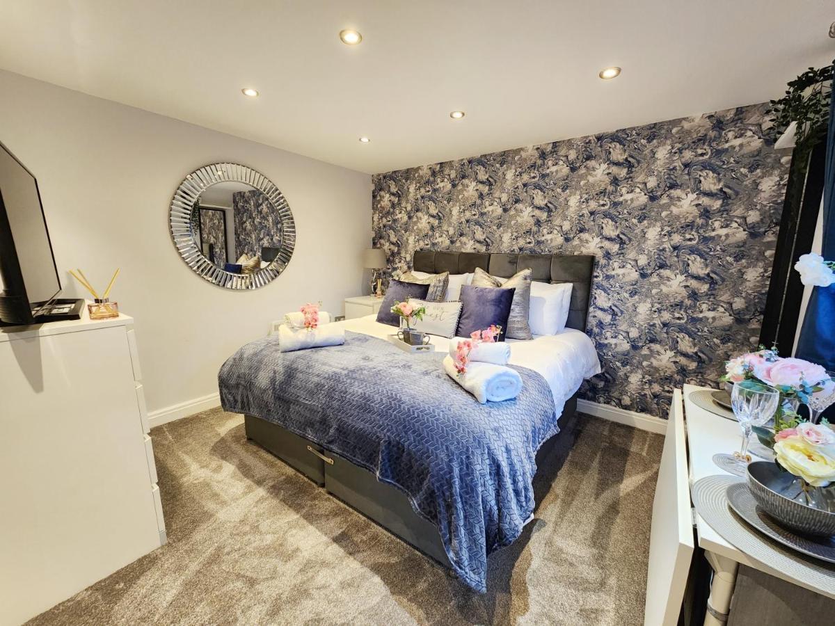 Studio Apartment The Den Colnbrook Buitenkant foto